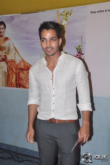 Celebrities-at-Maaya-Movie-Preview-Show